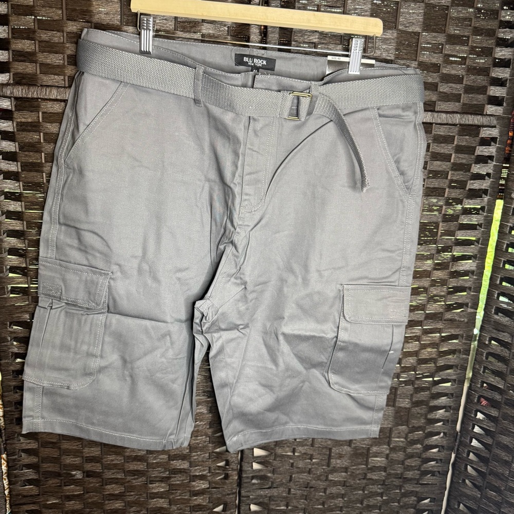Blu Rock Cargo Short in Gray NWT Size 40